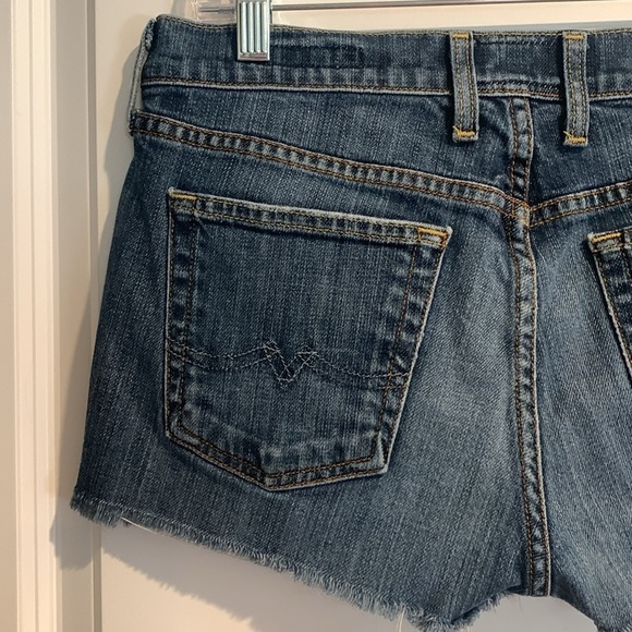 Lucky Brand Distressed Jean Shorts Size 12 - Picture 6 of 17